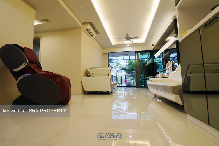 Esparina Residences thumbnail photo